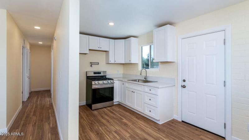 50644 N 1st St Aguila AZ HR-11