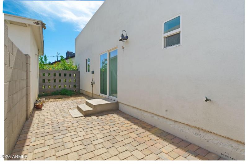 809 North 10th Avenue - Exterior (7)