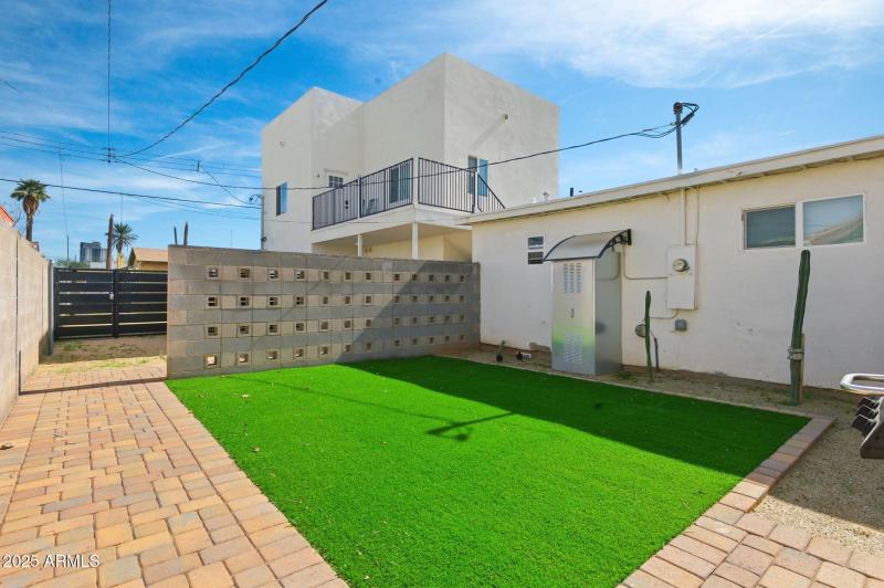 809 North 10th Avenue - Exterior (8)