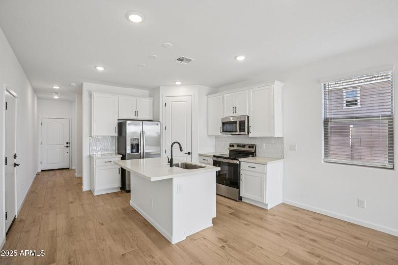 10-web-or-mls-La Senda Dr W-S0511-010