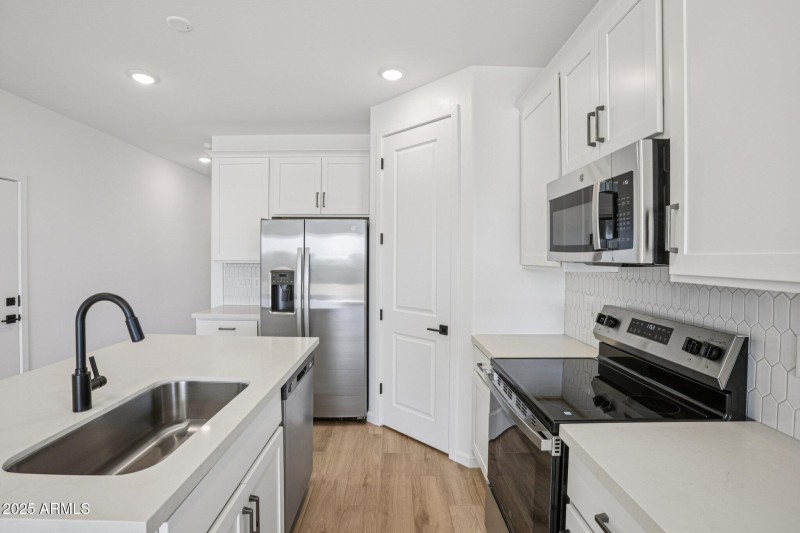 11-web-or-mls-La Senda Dr W-S0511-011