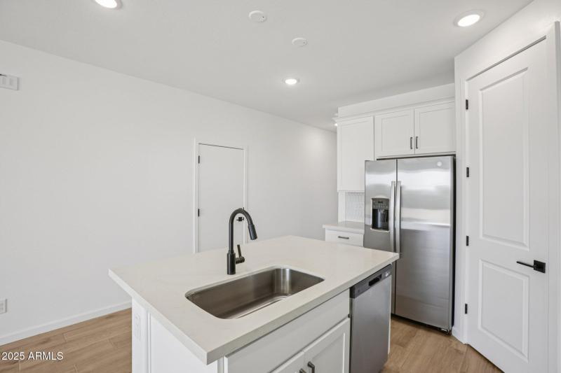 12-web-or-mls-La Senda Dr W-S0511-012