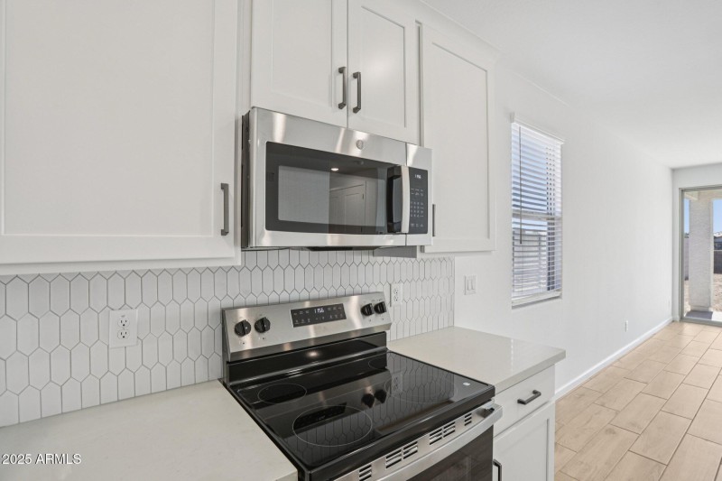 13-web-or-mls-La Senda Dr W-S0511-013