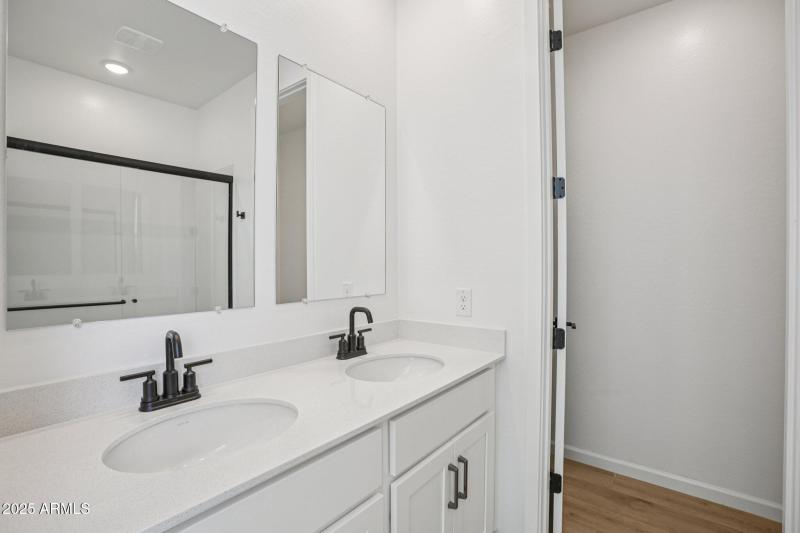 27-web-or-mls-La Senda Dr W-S0511-027