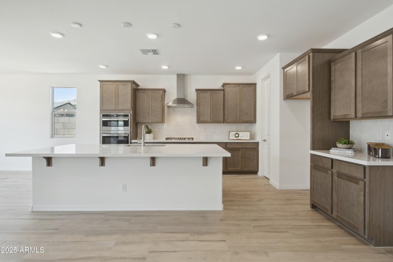 BEAUTIFUL GOURMET KITCHEN