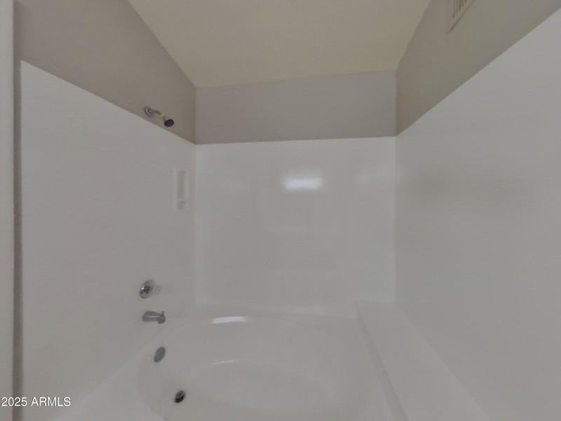 16_pc_8HLQgJmRK7_lspFa9PLfx_layout_0