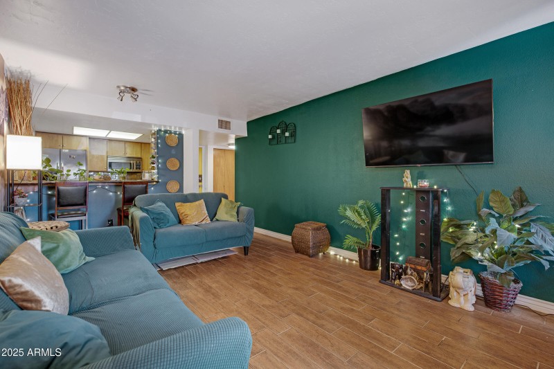 540 N May apt 1131-7