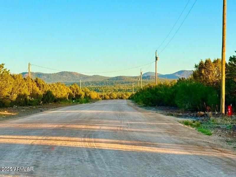 20251103233346690135000000-o