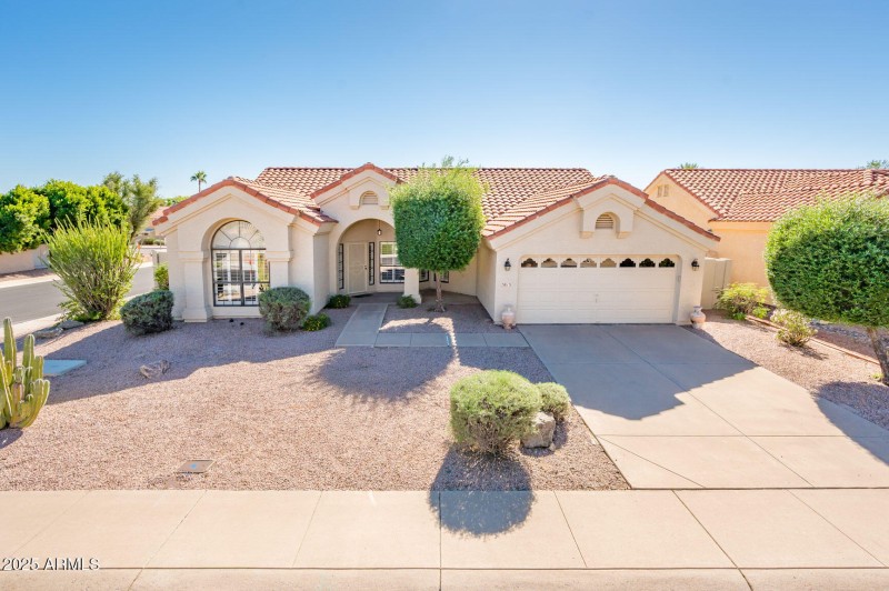 3813 E Desert Flower Ln - MLS-2
