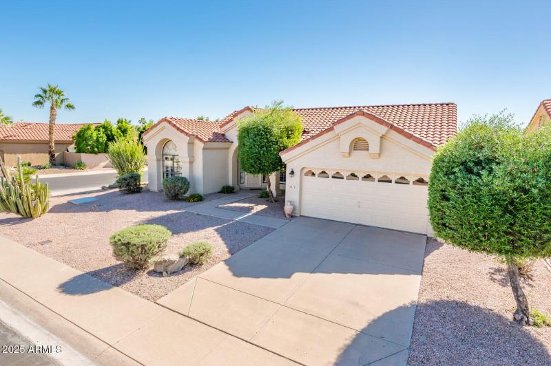 3813 E Desert Flower Ln - MLS-3