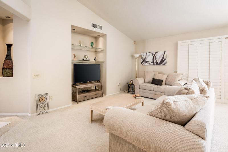 3813 E Desert Flower Ln - MLS-14