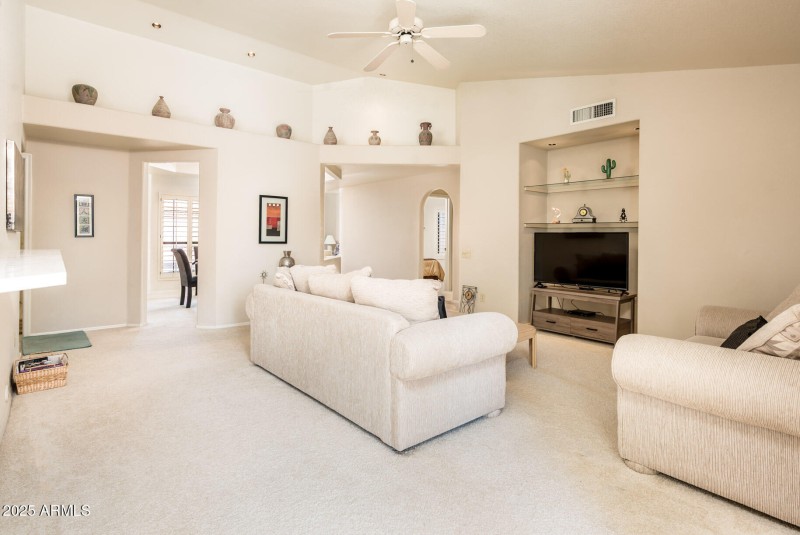 3813 E Desert Flower Ln - MLS-16