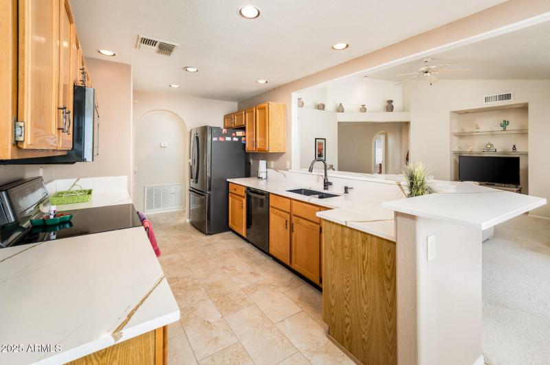 3813 E Desert Flower Ln - MLS-20