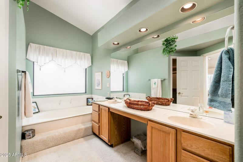 3813 E Desert Flower Ln - MLS-27