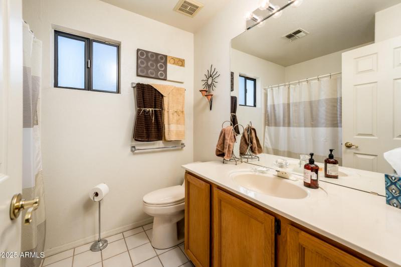 3813 E Desert Flower Ln - MLS-33