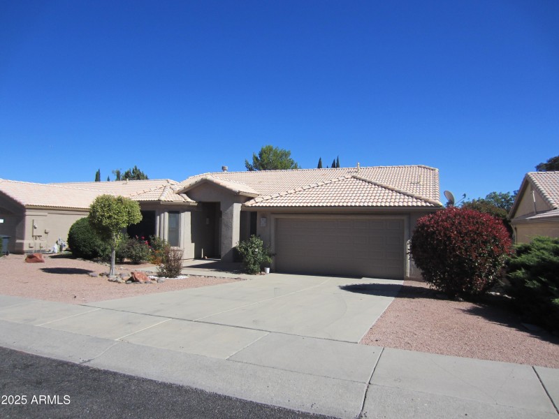 1071 Vista Grande 002