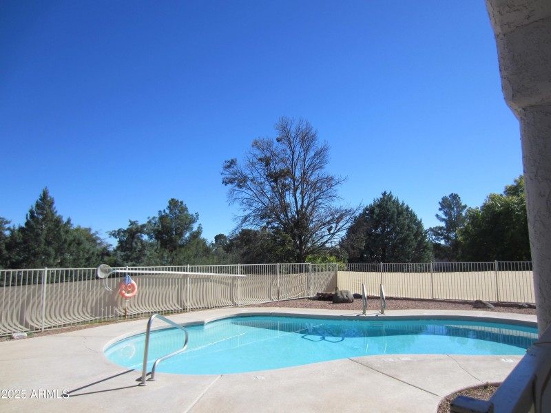 1071 Vista Grande 090