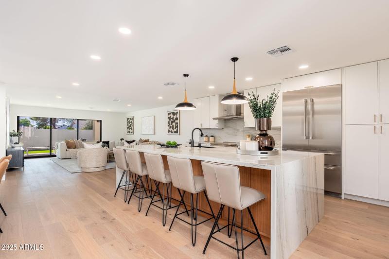 4333 E Fairmount Ave - 06