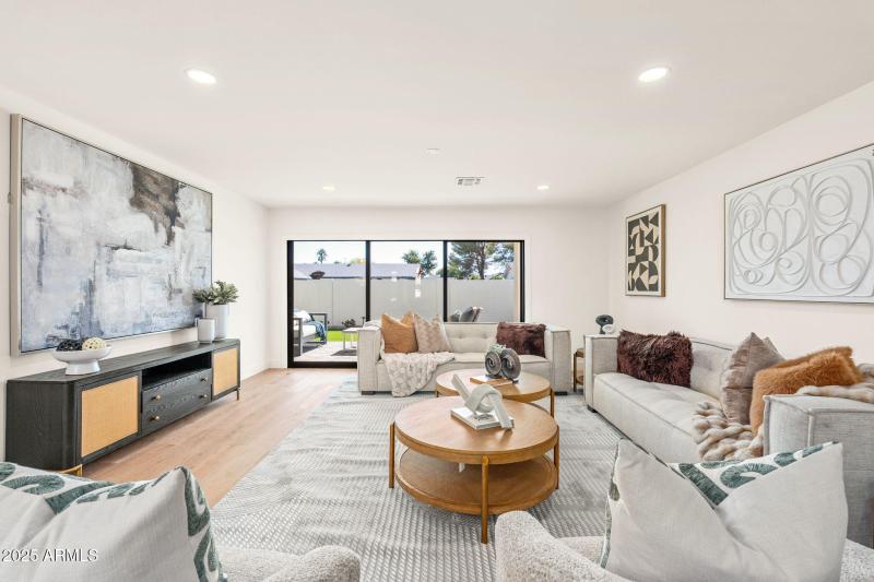 4333 E Fairmount Ave - 17