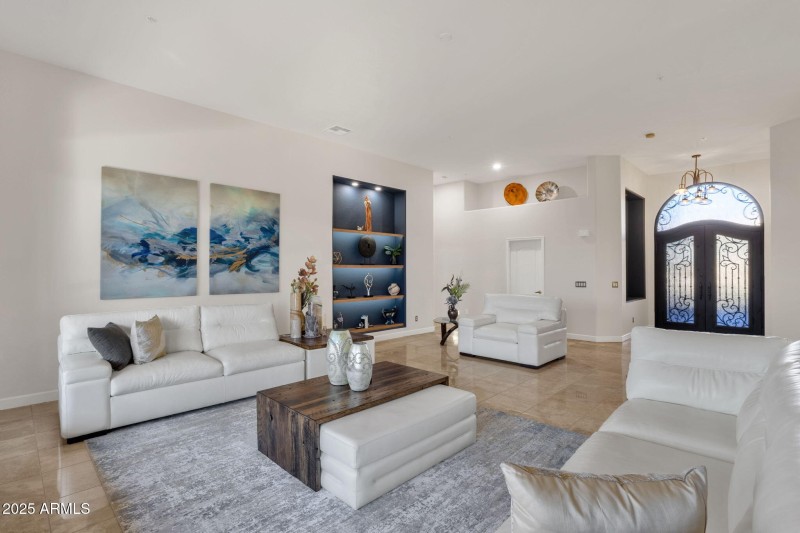 9-web-or-mls-12541-e-laurel-ln