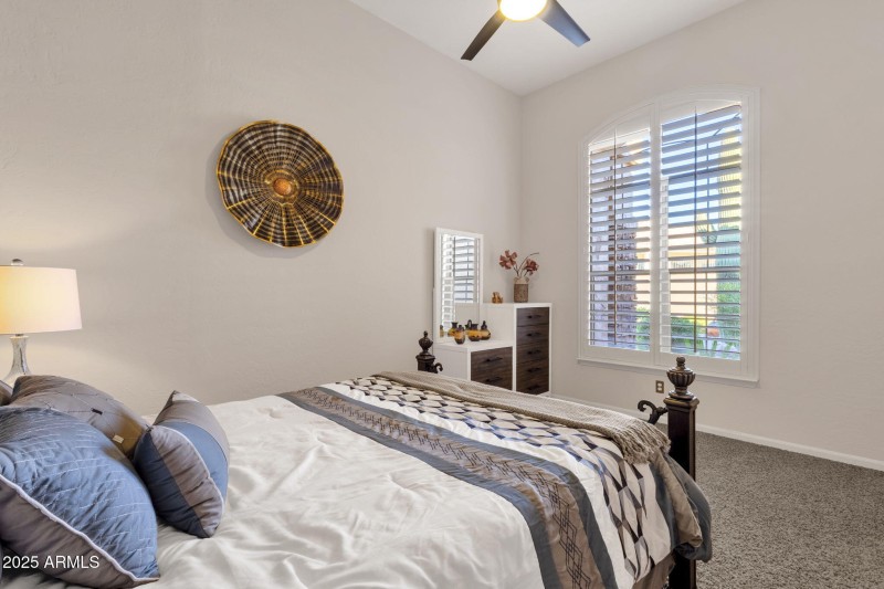 35-web-or-mls-12541-e-laurel-ln