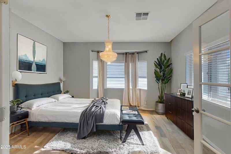 20251101041807099506000000-o - Bedroom -