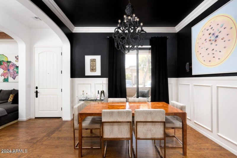 Charming dining room