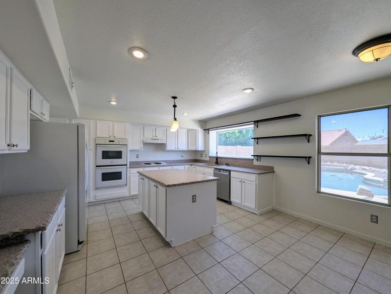 12425 W ENCANTO BLVD