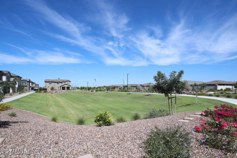 20250904041815423100000000-o