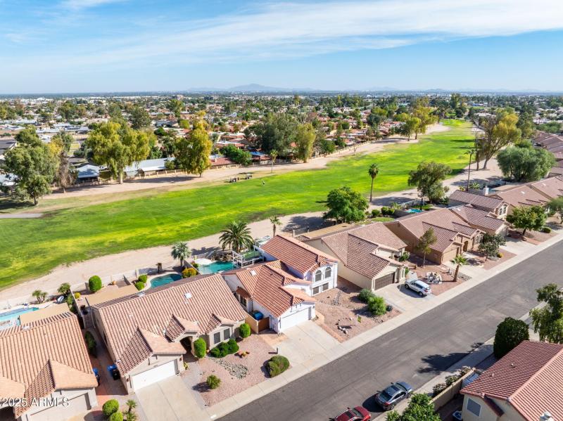 Relaxing Golf Course Location