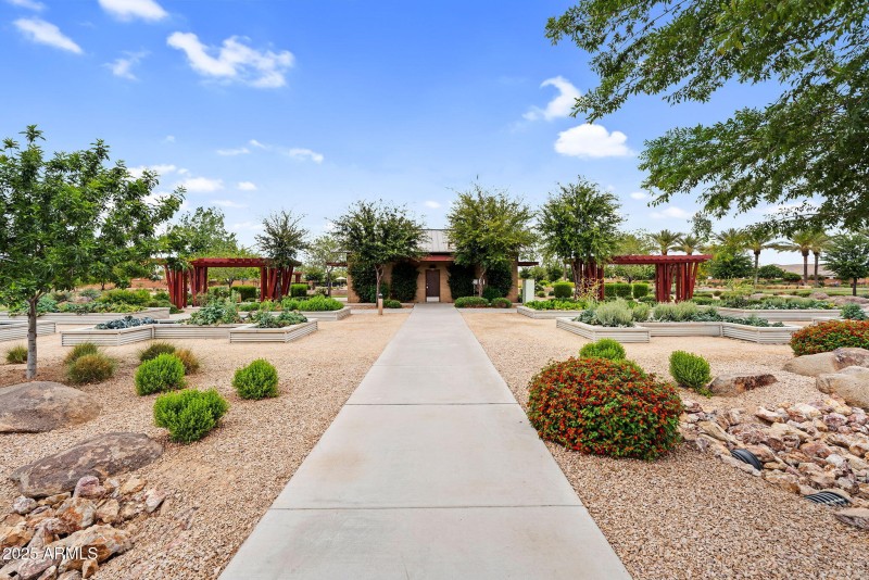 96-web-or-mls-OlivosNeighborhood-01