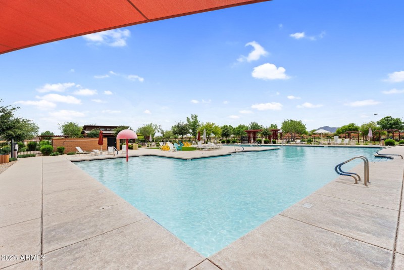 100-web-or-mls-OlivosNeighborhood-05