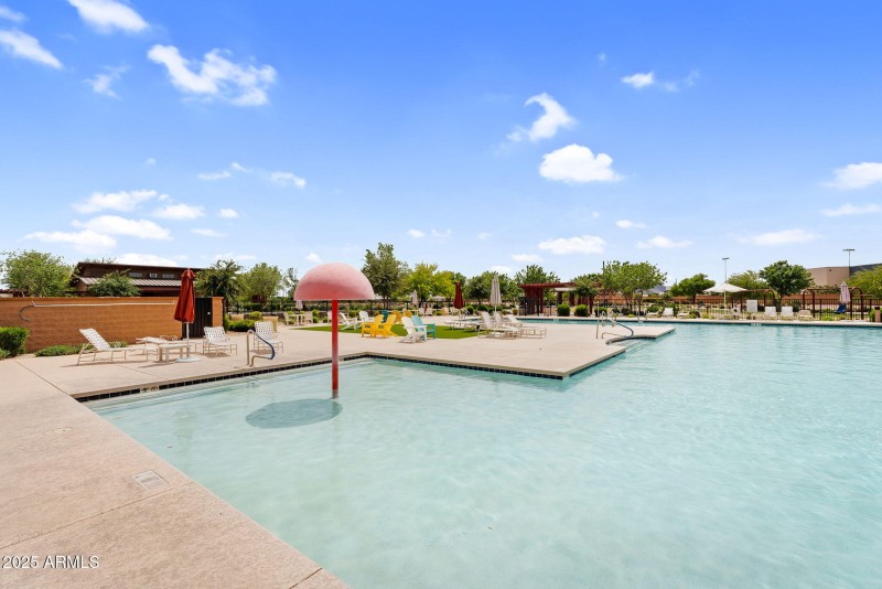 101-web-or-mls-OlivosNeighborhood-06