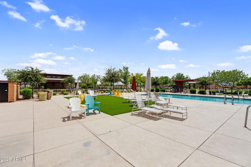 103-web-or-mls-OlivosNeighborhood-08