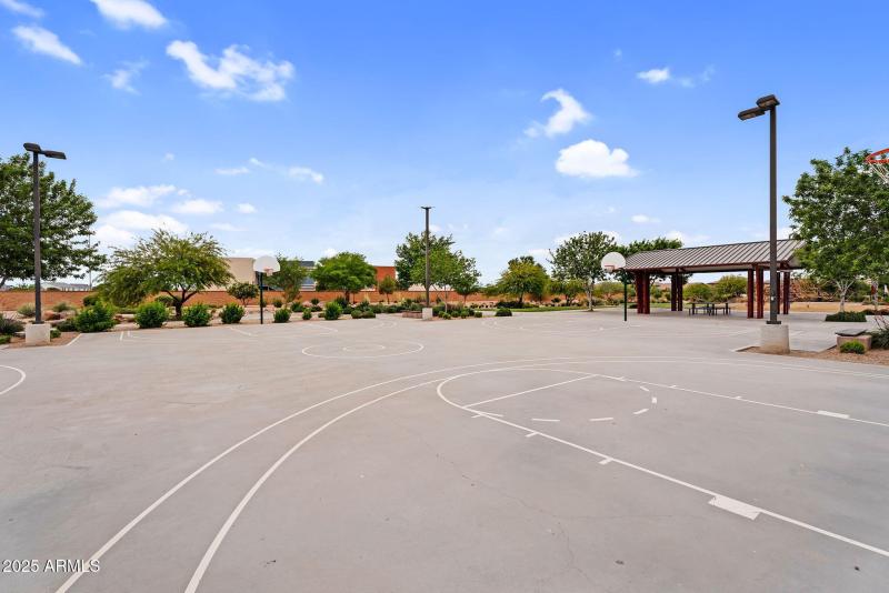 107-web-or-mls-OlivosNeighborhood-12