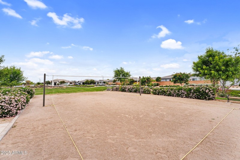 109-web-or-mls-OlivosNeighborhood-14