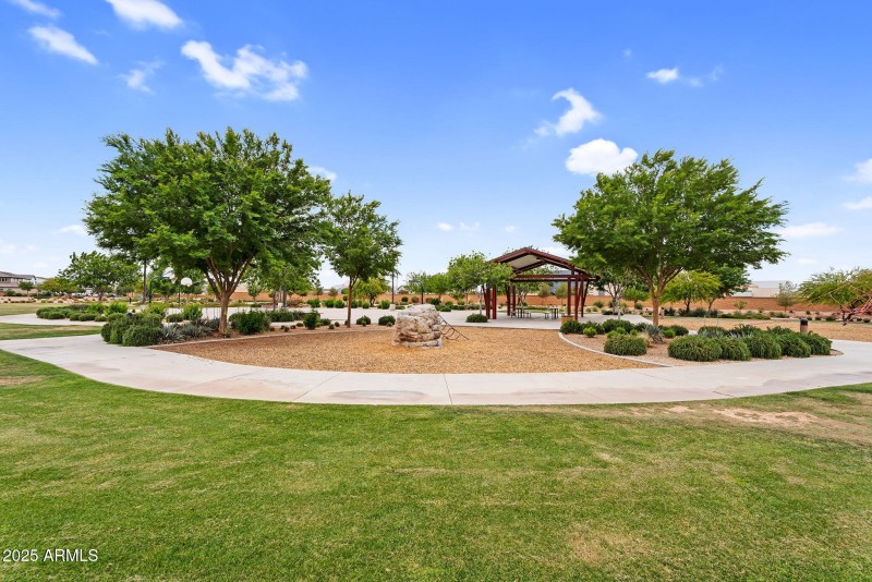 112-web-or-mls-OlivosNeighborhood-17