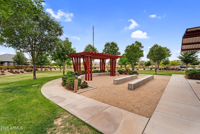 117-web-or-mls-OlivosNeighborhood-22