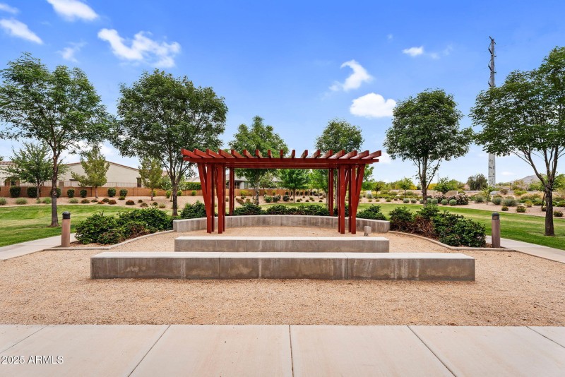 118-web-or-mls-OlivosNeighborhood-23