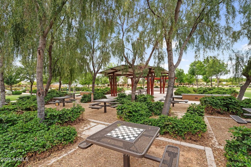 120-web-or-mls-OlivosNeighborhood-25