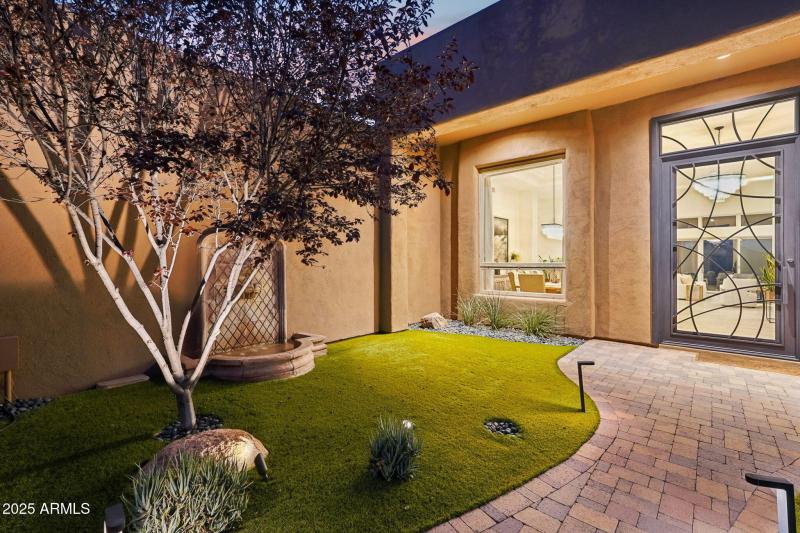 Sunset Front Courtyard