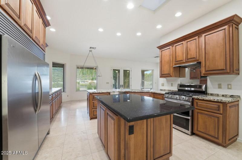 722 W Moon Valley Dr-11