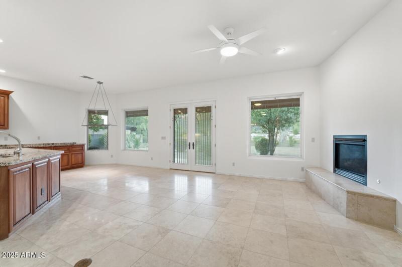 722 W Moon Valley Dr-04