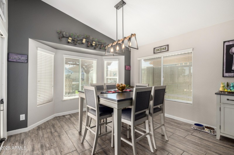 Breakfast/Dining Area