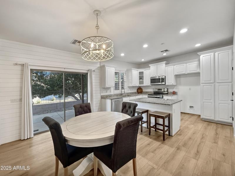 Modern Kitchen with Eat-In Area