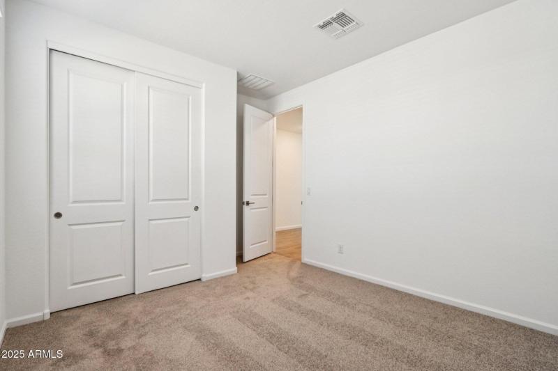 19-web-or-mls-W Camden Ave-S0711-019