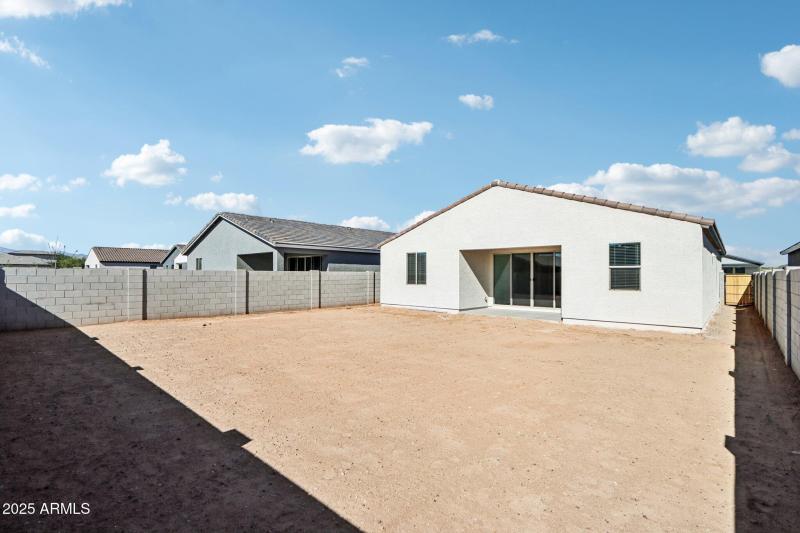 33-web-or-mls-W Camden Ave-S0711-033