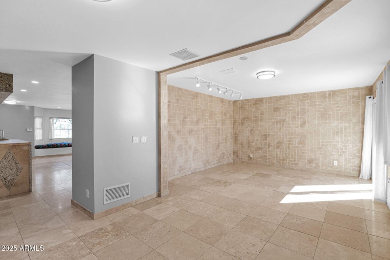 Tiled Walls in Dining Room