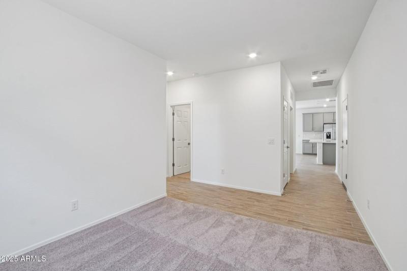 14-web-or-mls-W Mellen Ln-S3009-014