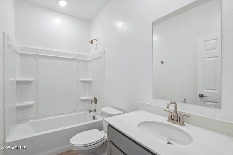 17-web-or-mls-W Mellen Ln-S3009-017